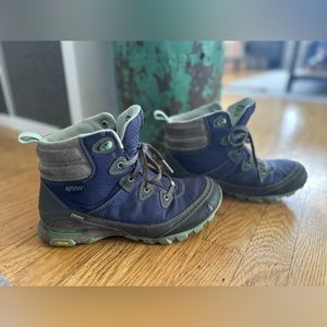 Lightly used Women’s Ahnu hiking boots